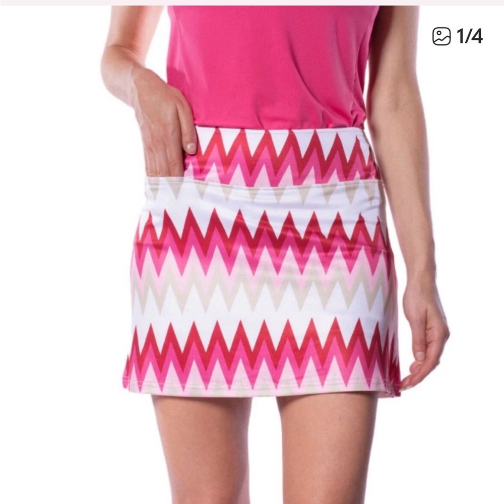 Golftini- downtime golf skort